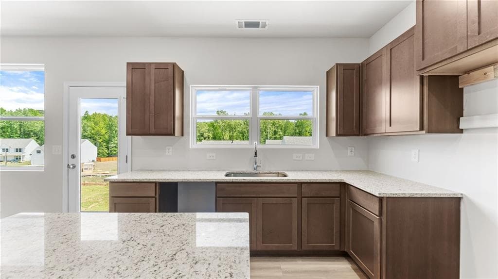 4 bedroom, 3 bathroom, 1,714 sq ft single family residence under contract at 293 Bloomfield Circle, Canton, GA 30114 — photo 4