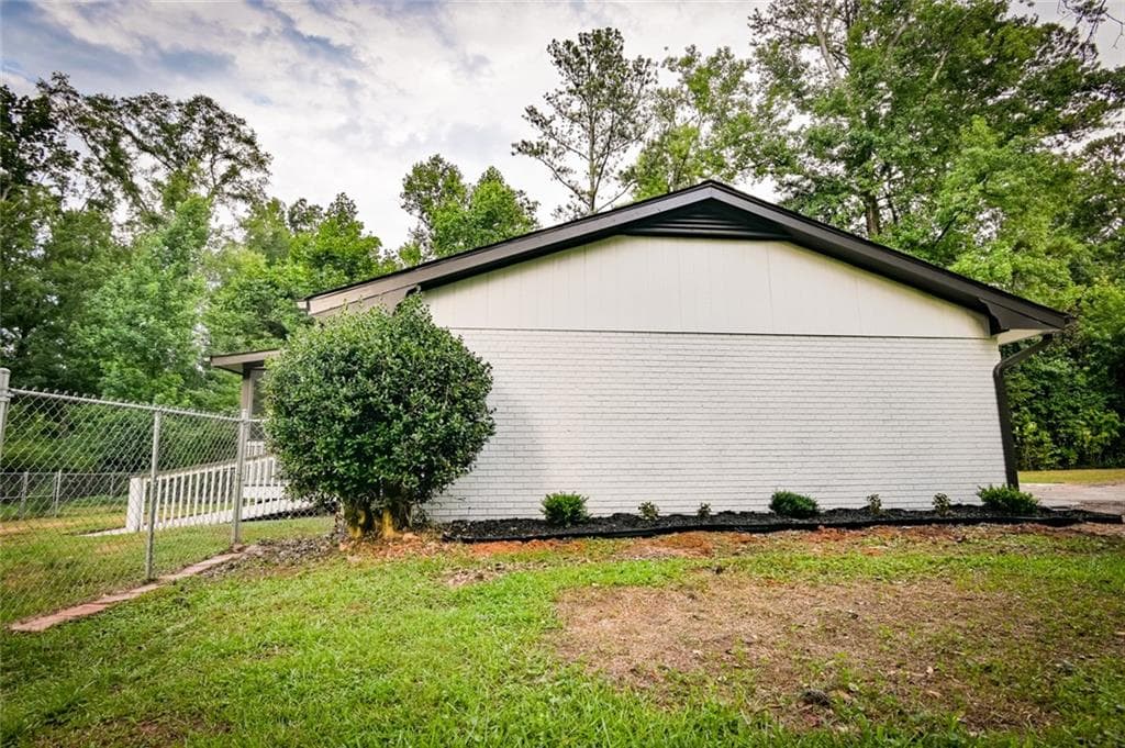 3 bedroom, 2 bathroom, 1,323 sq ft single family residence under contract at 38 Red Oak Drive, Newnan, GA 30263 — photo 7
