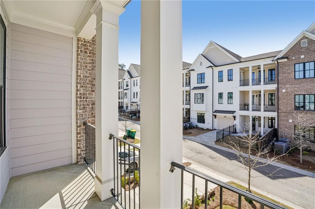 3 bedroom, 2 bathroom, 2,520 sq ft condominium for sale at 4537 Watervale Way 268, Peachtree Corners, GA 30092 — photo 3