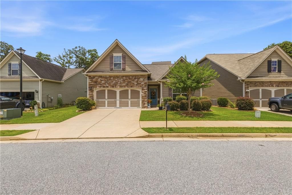 4 bedroom, 3 bathroom, 2,003 sq ft single family residence for sale at 253 Jefferson Avenue, Canton, GA 30114 — photo 2