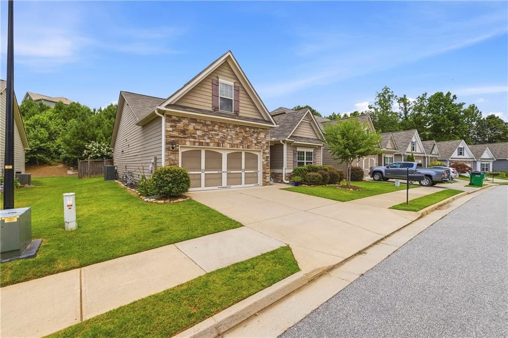 4 bedroom, 3 bathroom, 2,003 sq ft single family residence for sale at 253 Jefferson Avenue, Canton, GA 30114 — photo 4
