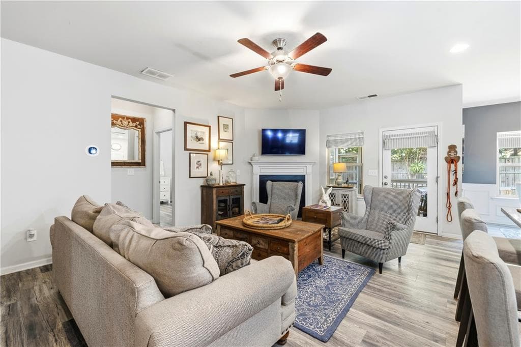 4 bedroom, 3 bathroom, 2,003 sq ft single family residence for sale at 253 Jefferson Avenue, Canton, GA 30114 — photo 9