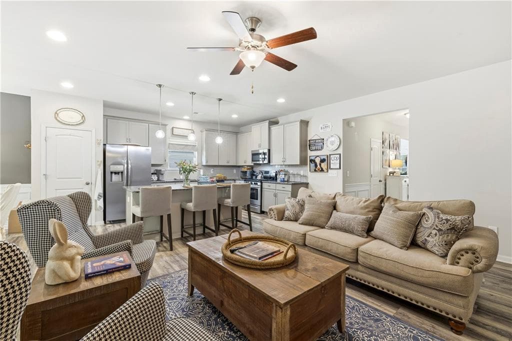 4 bedroom, 3 bathroom, 2,003 sq ft single family residence for sale at 253 Jefferson Avenue, Canton, GA 30114 — photo 10