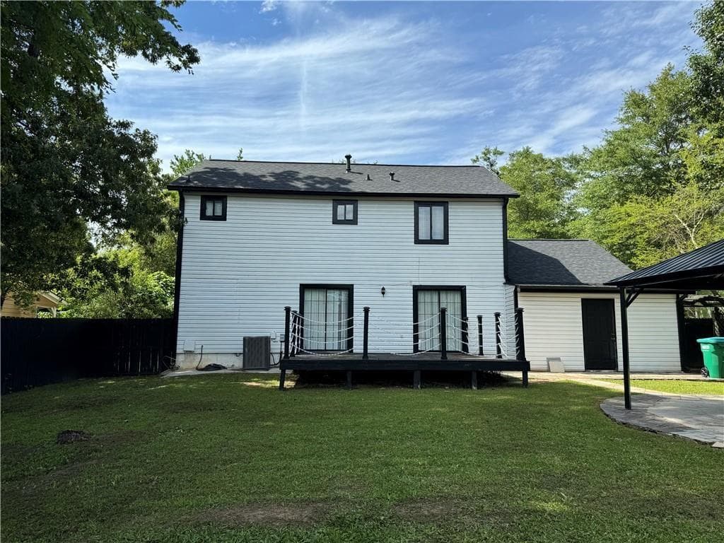 3 bedroom, 3 bathroom, 1,702 sq ft single family residence under contract at 5574 Wylmoor Drive, Norcross, GA 30093 — photo 5