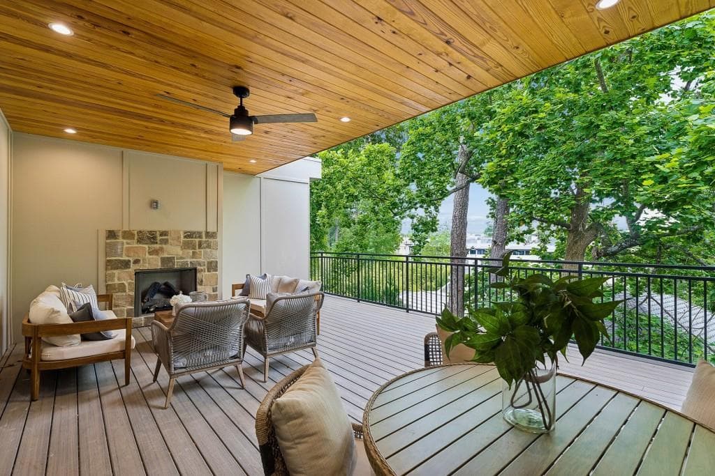 4 bedroom, 5 bathroom, 3,934 sq ft townhouse for sale at 3513 Kingsboro Road, Atlanta, GA 30326