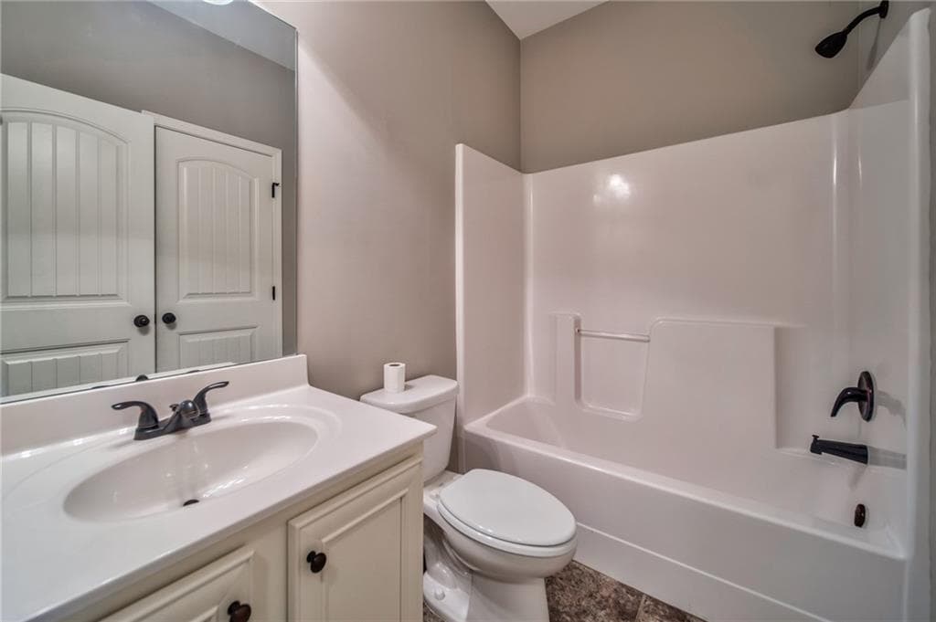 4 bedroom, 3 bathroom, 2,344 sq ft single family residence for rent at 4914 Whisper Creek Court, Gainesville, GA 30504 for $2,250 a month — photo 6