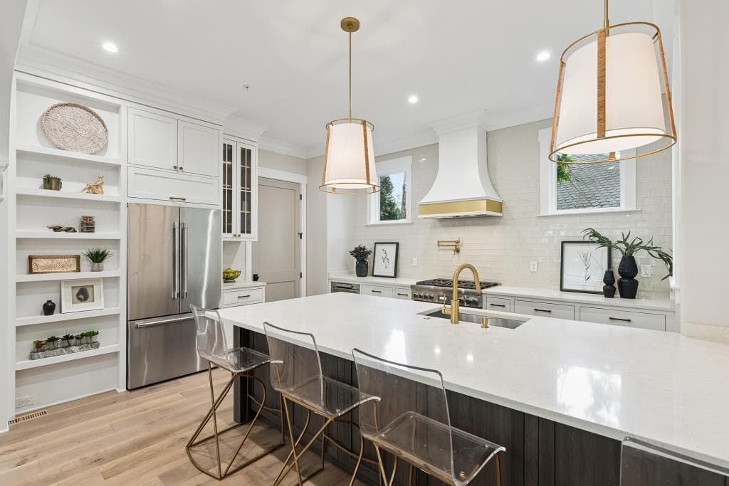 4 bedroom, 5 bathroom, 3,934 sq ft townhouse for sale at 3513 Kingsboro Road, Atlanta, GA 30326 — photo 8