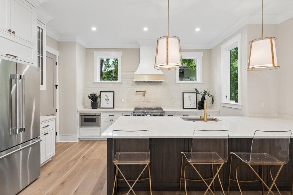 4 bedroom, 5 bathroom, 3,934 sq ft townhouse for sale at 3513 Kingsboro Road, Atlanta, GA 30326 — photo 9