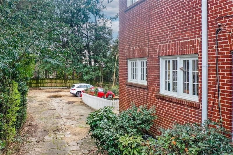 6 bedroom, 4 bathroom, 3,800 sq ft single family residence for sale at 88 26th Street, Atlanta, GA 30309 — photo 3
