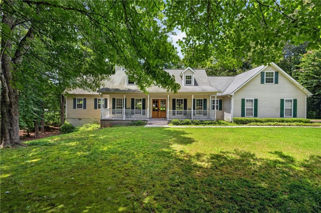 3 bedroom, 3 bathroom, 2,659 sq ft single family residence for sale at 4460 Suwanee Dam Road, Suwanee, GA 30024 — photo 8