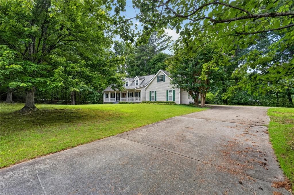 3 bedroom, 3 bathroom, 2,659 sq ft single family residence for sale at 4460 Suwanee Dam Road, Suwanee, GA 30024 — photo 9