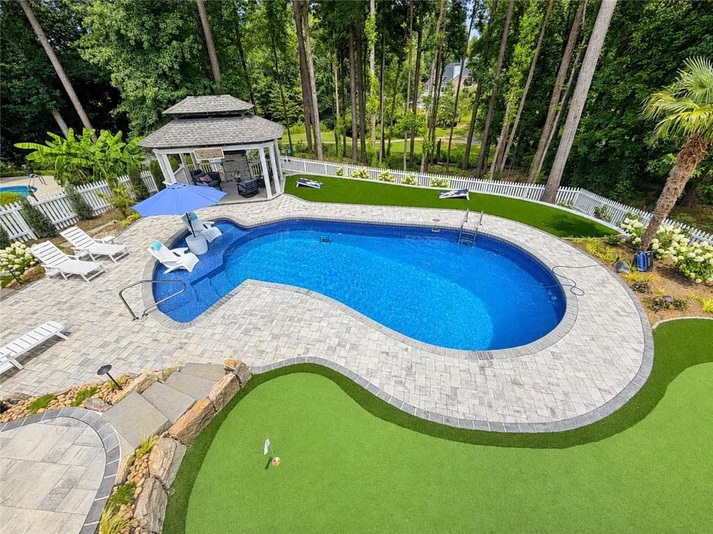 6 bedroom, 5 bathroom, 5,094 sq ft single family residence under contract at 5852 Brookstone Walk, Acworth, GA 30101 — photo 2