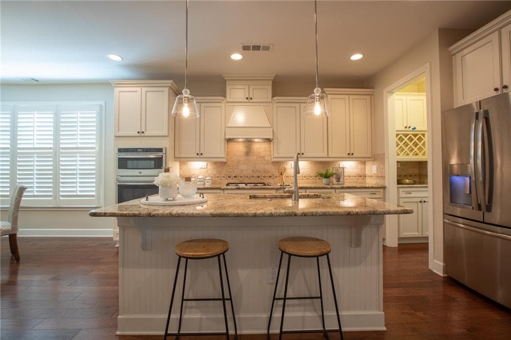4 bedroom, 4 bathroom, 2,858 sq ft single family residence for sale at 4042 Lavender Point, Gainesville, GA 30504 — photo 4