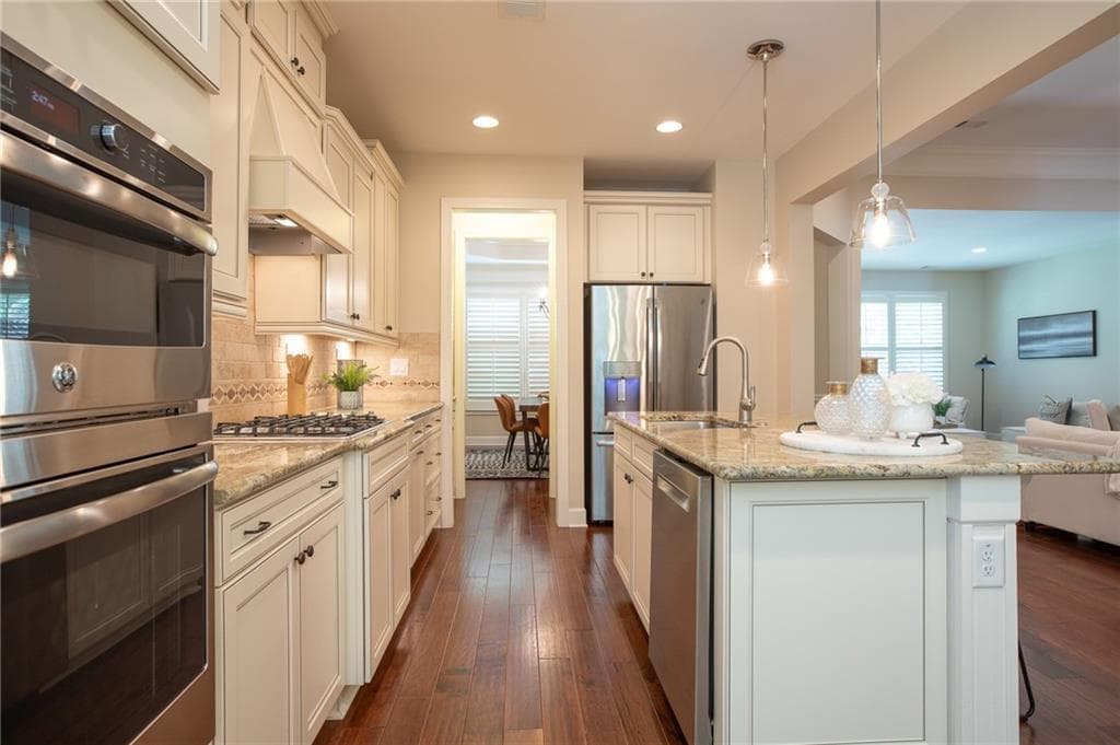 4 bedroom, 4 bathroom, 2,858 sq ft single family residence for sale at 4042 Lavender Point, Gainesville, GA 30504 — photo 5