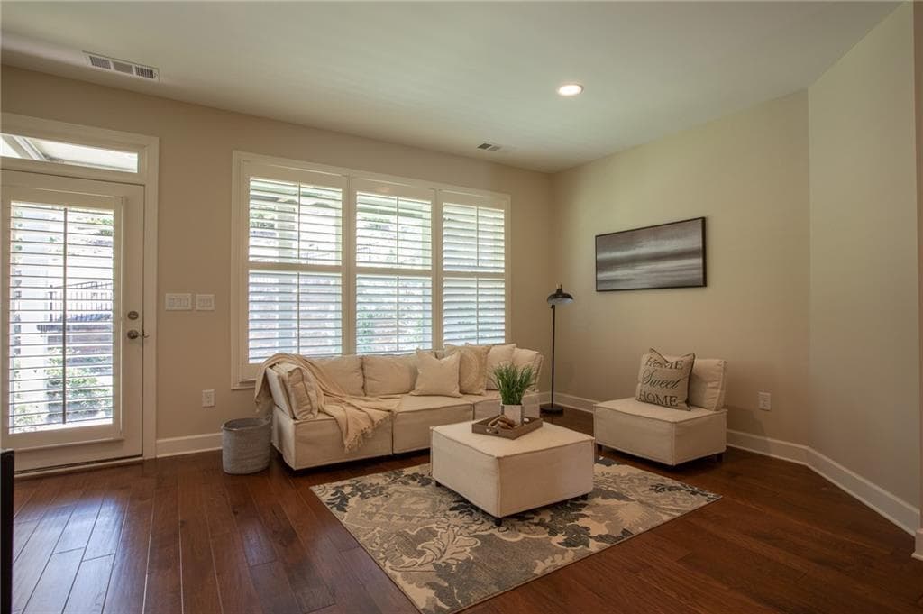 4 bedroom, 4 bathroom, 2,858 sq ft single family residence for sale at 4042 Lavender Point, Gainesville, GA 30504 — photo 9