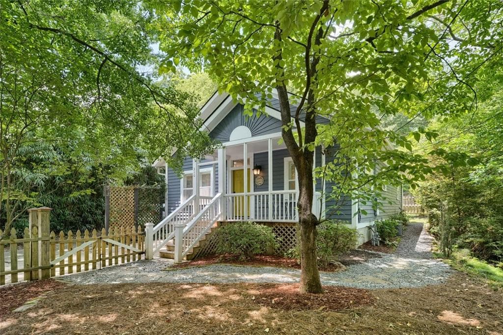 2 bedroom, 2 bathroom, 1,204 sq ft single family residence sold at 310 Oakdale Road, Atlanta, GA 30307