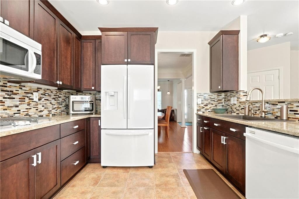 4 bedroom, 3 bathroom, 2,648 sq ft single family residence under contract at 12815 Morningpark Circle, Alpharetta, GA 30004 — photo 5