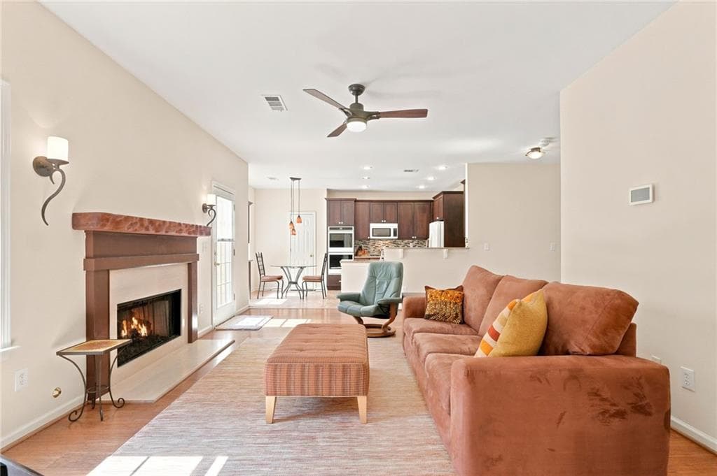 4 bedroom, 3 bathroom, 2,648 sq ft single family residence under contract at 12815 Morningpark Circle, Alpharetta, GA 30004 — photo 10