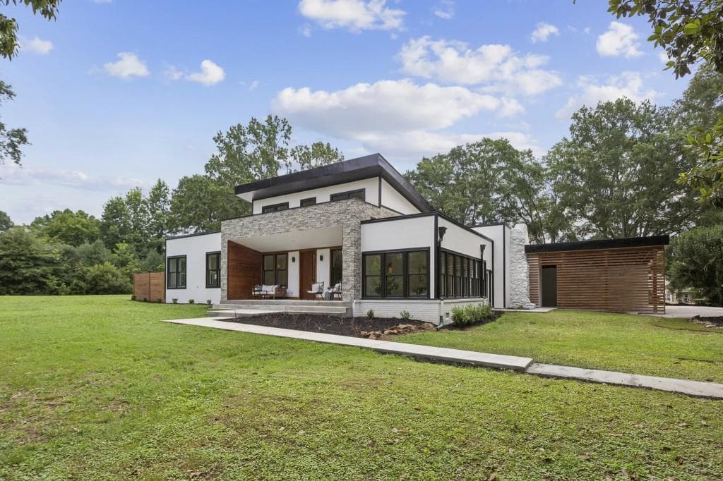 3 bedroom, 3 bathroom, 3,086 sq ft single family residence under contract at 603 W Sandtown Road, Marietta, GA 30064 — photo 9