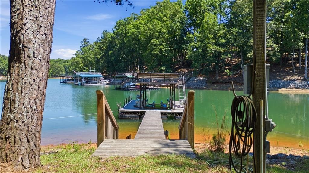 4 bedroom, 4 bathroom, 4,054 sq ft single family residence under contract at 8190 Old Mill Drive, Gainesville, GA 30506 — photo 3