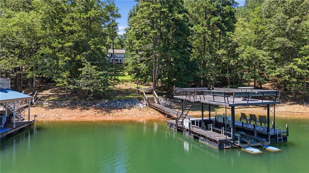 4 bedroom, 4 bathroom, 4,054 sq ft single family residence under contract at 8190 Old Mill Drive, Gainesville, GA 30506 — photo 4