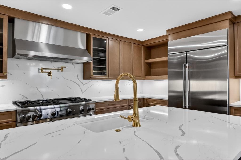 3 bedroom, 3 bathroom, 2,192 sq ft townhouse for sale at 4075 Audubon Drive, Marietta, GA 30068 — photo 5