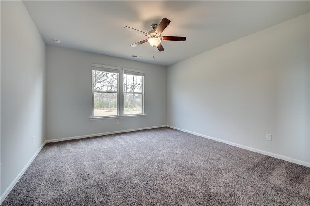 5 bedroom, 4 bathroom, 3,647 sq ft single family residence under contract at 717 Dunlake Way, Locust Grove, GA 30248 — photo 4