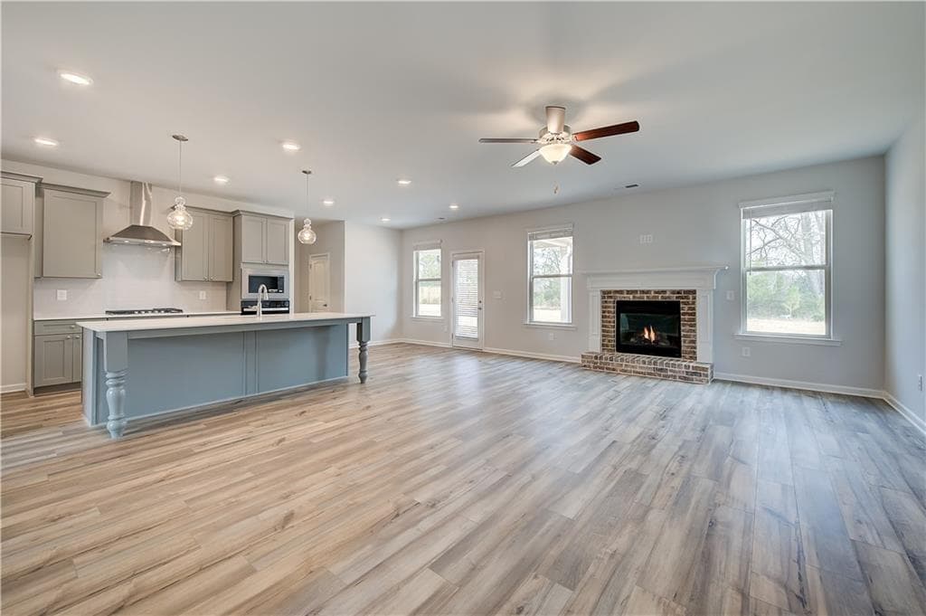 5 bedroom, 4 bathroom, 3,647 sq ft single family residence under contract at 717 Dunlake Way, Locust Grove, GA 30248 — photo 10