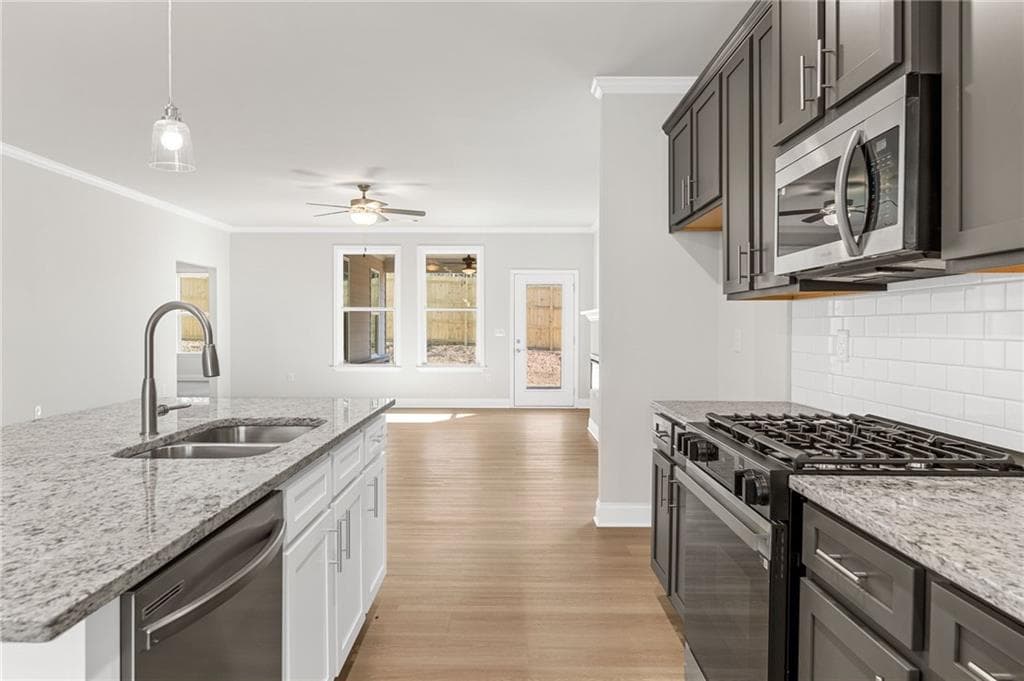 3 bedroom, 2 bathroom, 2,087 sq ft single family residence under contract at 2434 Anhinga Drive, Loganville, GA 30052 — photo 9