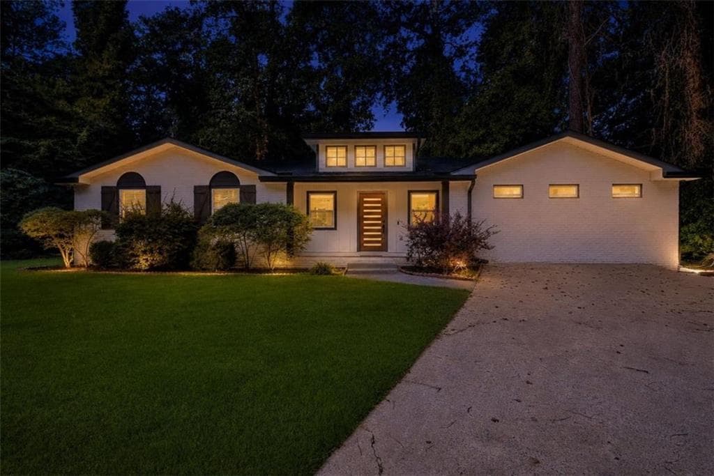3 bedroom, 3 bathroom, 1,798 sq ft single family residence for sale at 1143 Westmont Road, Atlanta, GA 30311 — photo 3