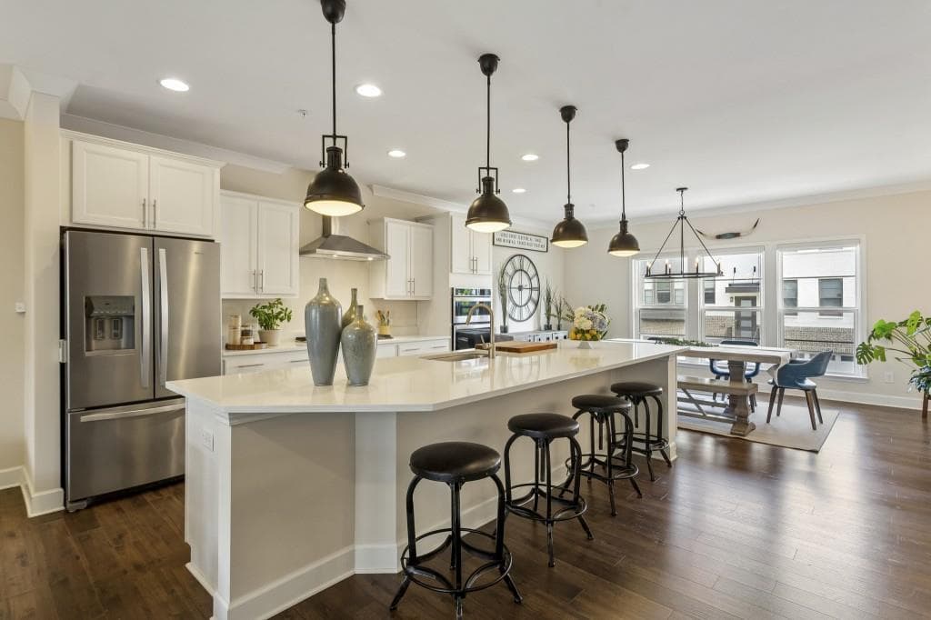 4 bedroom, 5 bathroom, 3,100 sq ft townhouse for sale at 2150 Hinton Drive, Smyrna, GA 30080 — photo 2