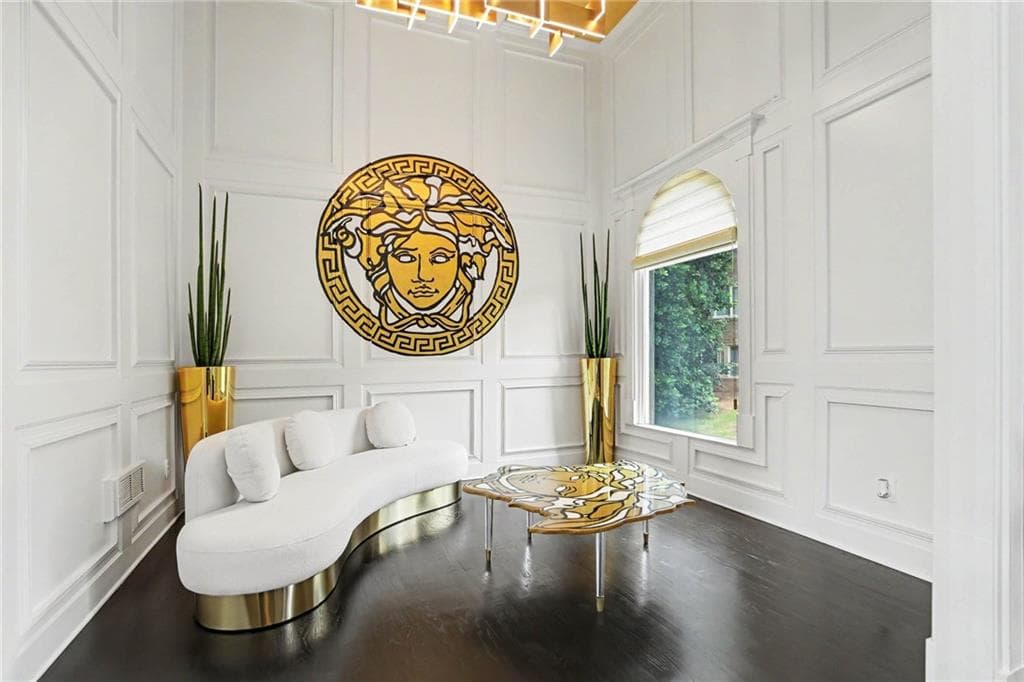 6 bedroom, 7 bathroom, 6,450 sq ft single family residence for sale at 327 Amy Way, Atlanta, GA 30349 — photo 7