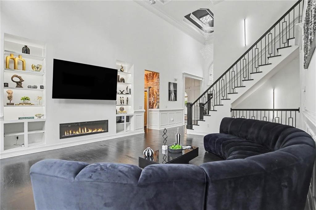 6 bedroom, 7 bathroom, 6,450 sq ft single family residence for sale at 327 Amy Way, Atlanta, GA 30349 — photo 8