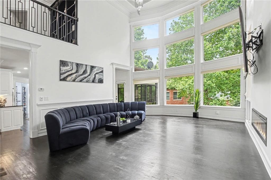 6 bedroom, 7 bathroom, 6,450 sq ft single family residence for sale at 327 Amy Way, Atlanta, GA 30349 — photo 9