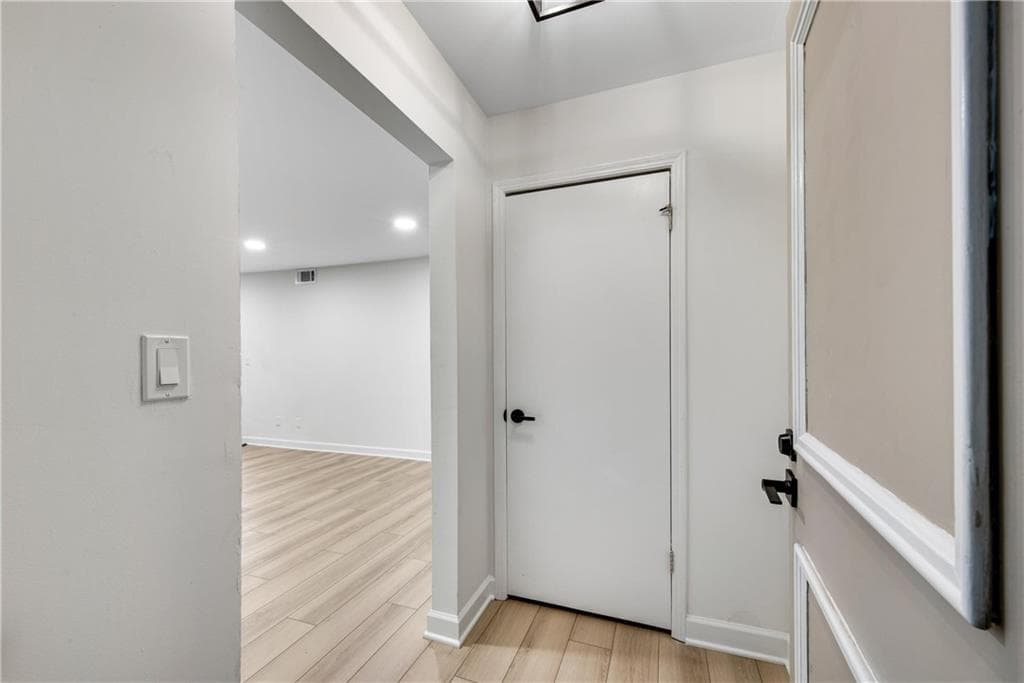 3 bedroom, 2 bathroom condominium for sale at 6851 Roswell Road Q16, Atlanta, GA 30328 — photo 8