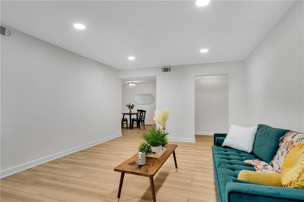 3 bedroom, 2 bathroom condominium for sale at 6851 Roswell Road Q16, Atlanta, GA 30328 — photo 10