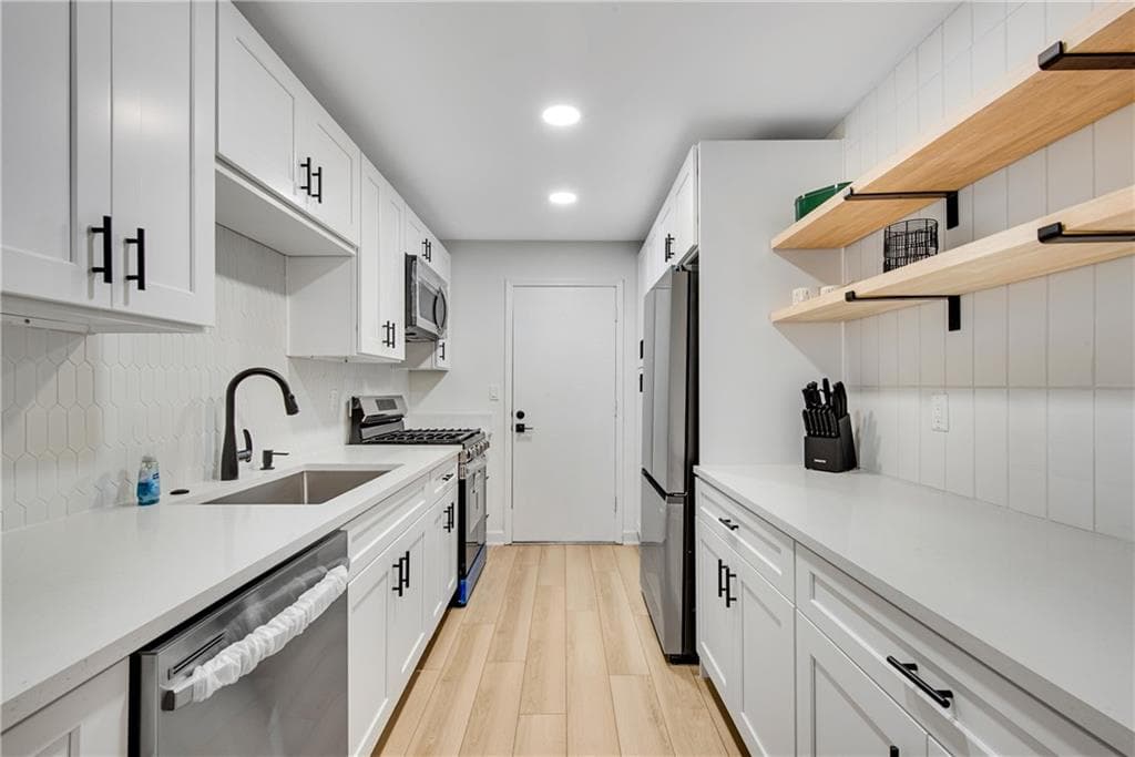 3 bedroom, 2 bathroom condominium for sale at 6851 Roswell Road Q16, Atlanta, GA 30328 — photo 2