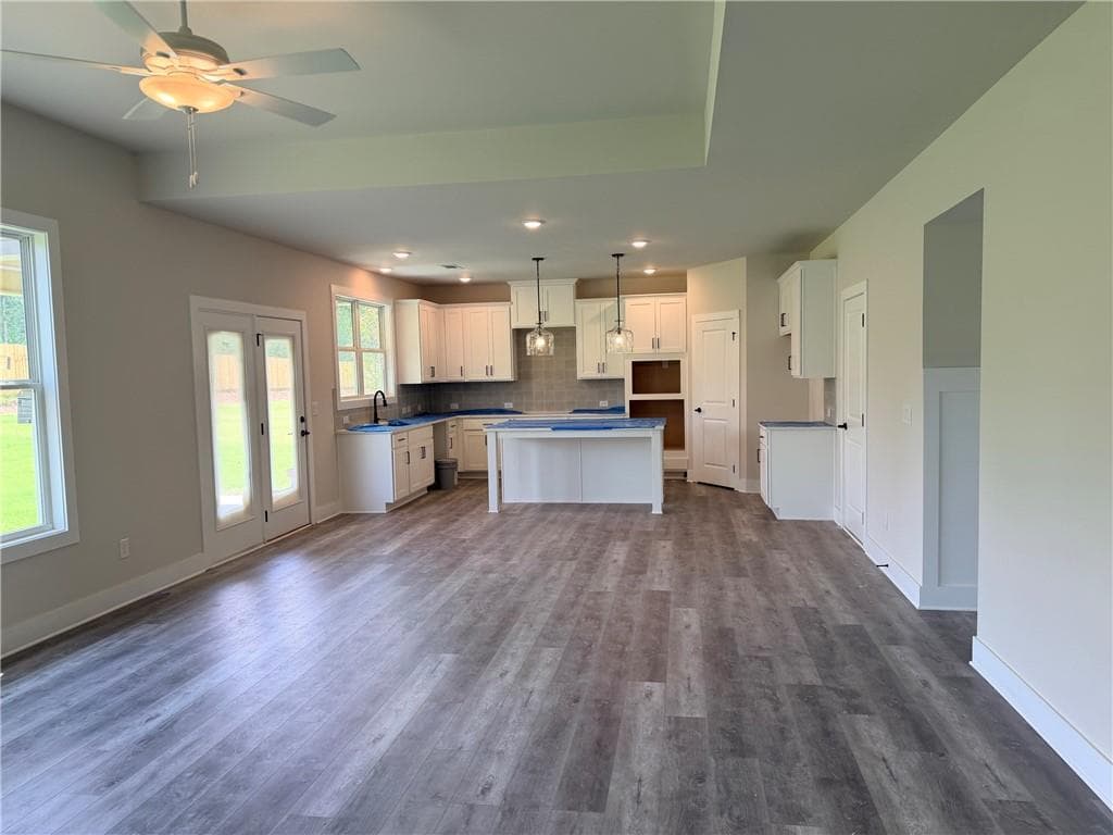 5 bedroom, 3 bathroom, 3,150 sq ft single family residence for sale at 4225 Trinity Oaks Trail, Cumming, GA 30040 — photo 5
