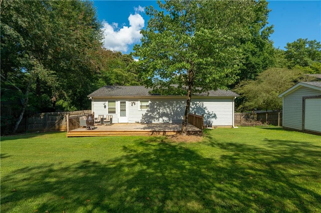 3 bedroom, 2 bathroom, 1,134 sq ft single family residence for sale at 3230 Halifax Drive, Cumming, GA 30041 — photo 3
