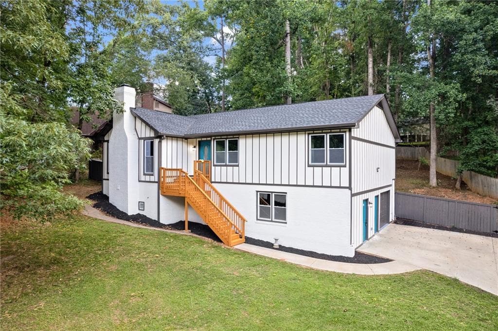 5 bedroom, 4 bathroom, 2,638 sq ft single family residence under contract at 1521 Sundale Drive, Lawrenceville, GA 30046