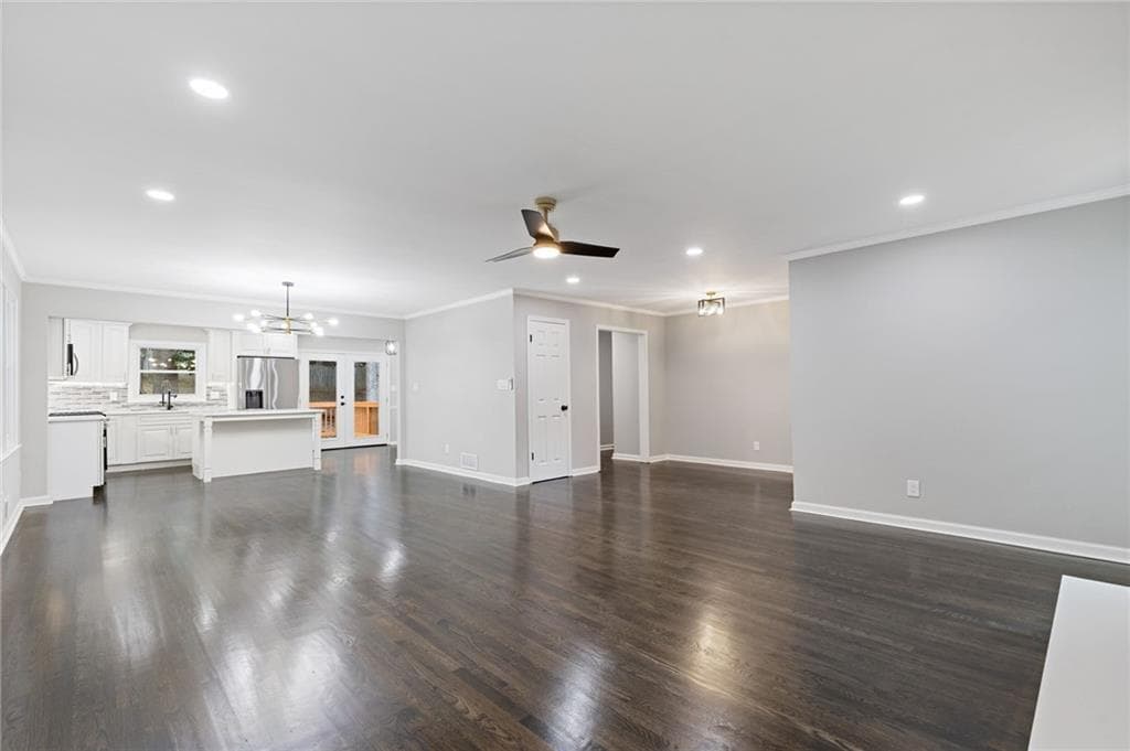 5 bedroom, 4 bathroom, 2,638 sq ft single family residence under contract at 1521 Sundale Drive, Lawrenceville, GA 30046 — photo 5