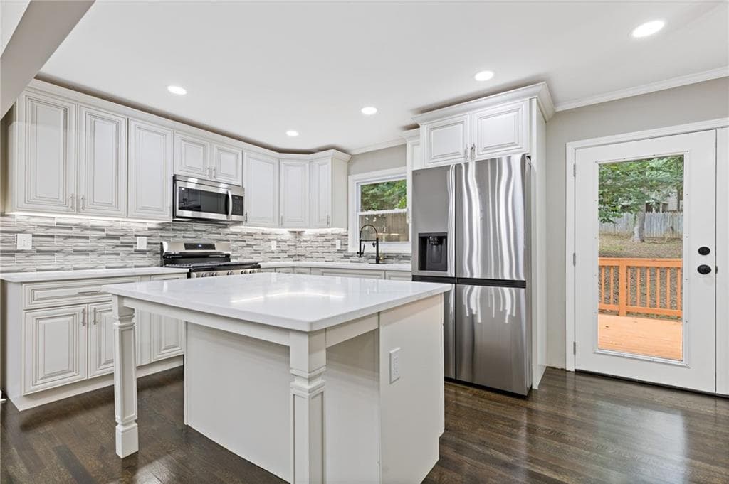5 bedroom, 4 bathroom, 2,638 sq ft single family residence under contract at 1521 Sundale Drive, Lawrenceville, GA 30046 — photo 7