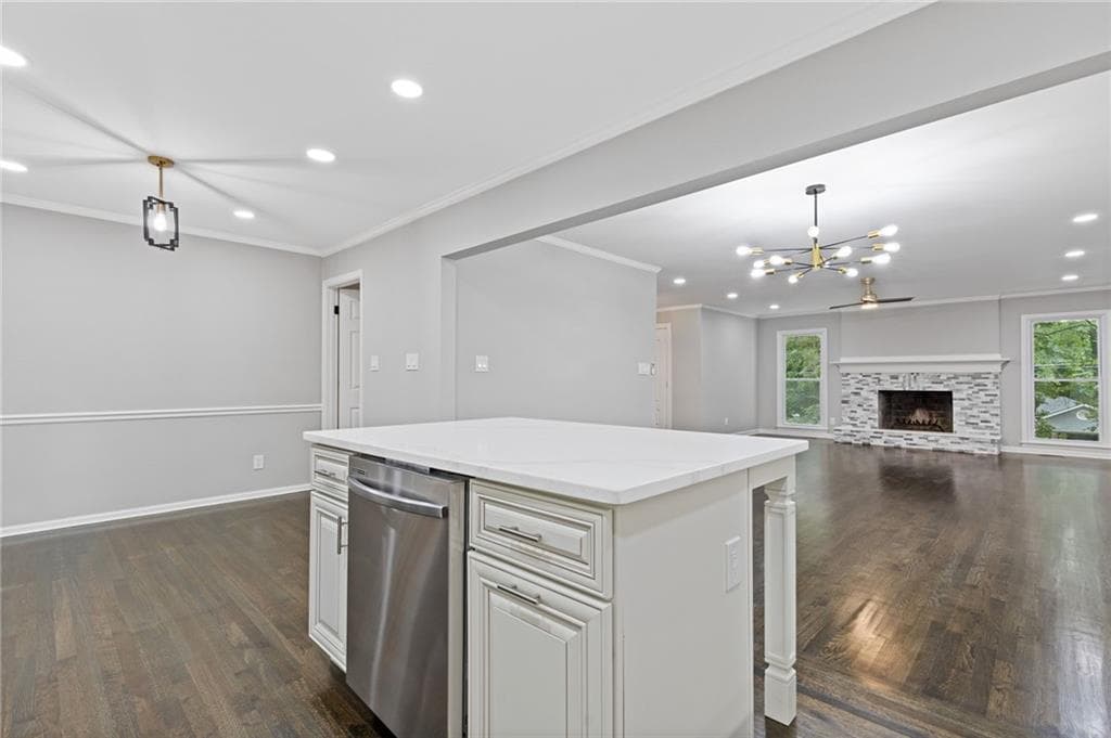 5 bedroom, 4 bathroom, 2,638 sq ft single family residence under contract at 1521 Sundale Drive, Lawrenceville, GA 30046 — photo 8