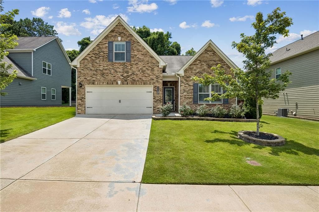 4 bedroom, 3 bathroom, 2,010 sq ft single family residence under contract at 5458 Sycamore Creek Way, Sugar Hill, GA 30518 — photo 2