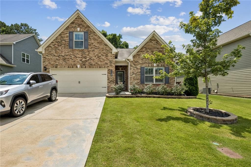 4 bedroom, 3 bathroom, 2,010 sq ft single family residence under contract at 5458 Sycamore Creek Way, Sugar Hill, GA 30518 — photo 4