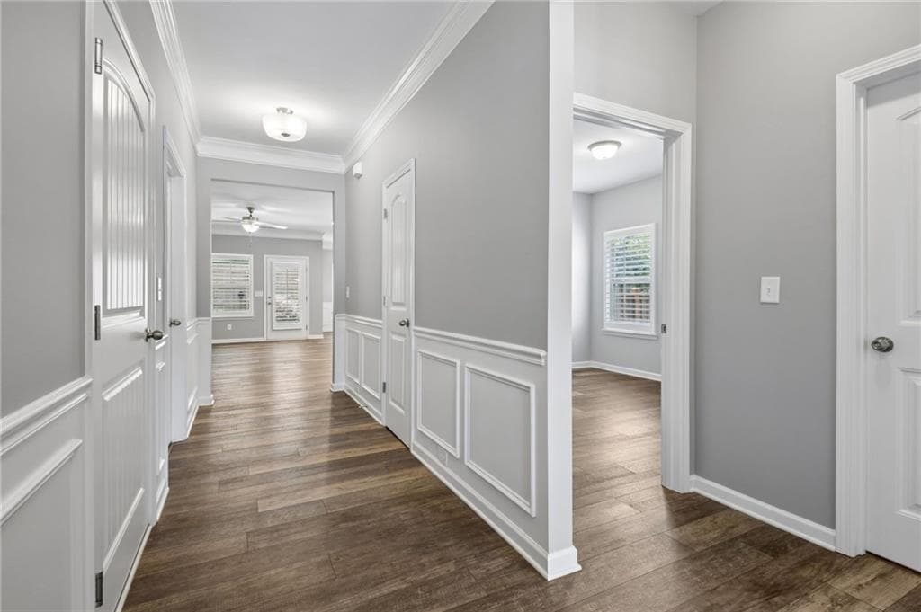 4 bedroom, 3 bathroom, 2,010 sq ft single family residence under contract at 5458 Sycamore Creek Way, Sugar Hill, GA 30518 — photo 6