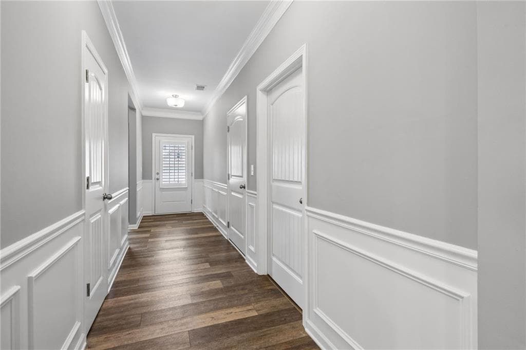 4 bedroom, 3 bathroom, 2,010 sq ft single family residence under contract at 5458 Sycamore Creek Way, Sugar Hill, GA 30518 — photo 7