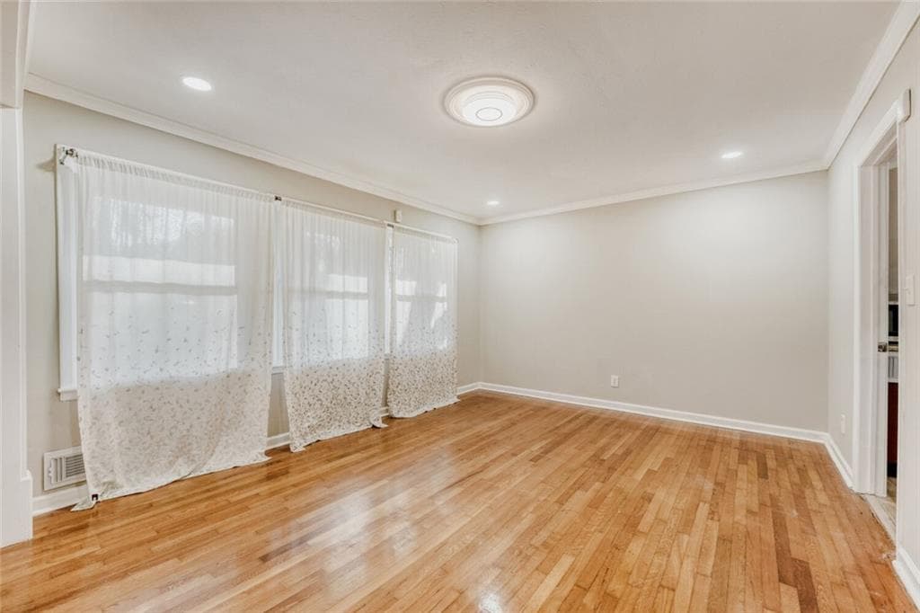 3 bedroom, 3 bathroom, 1,882 sq ft single family residence for sale at 675 Collingwood Drive, Decatur, GA 30032 — photo 5