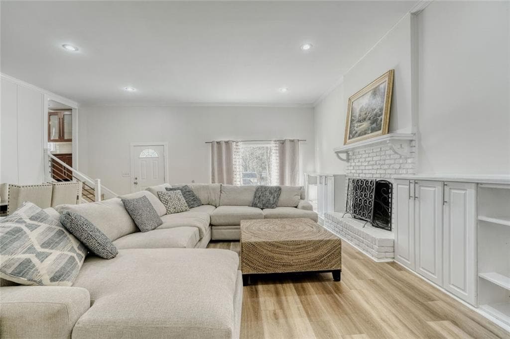 3 bedroom, 3 bathroom, 1,882 sq ft single family residence for sale at 675 Collingwood Drive, Decatur, GA 30032 — photo 9