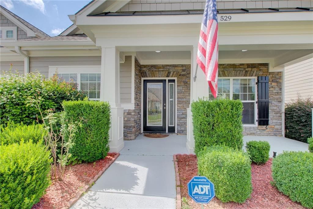 3 bedroom, 2 bathroom, 2,302 sq ft single family residence for rent at 529 Olympic Way, Acworth, GA 30102 for $2,900 a month — photo 3